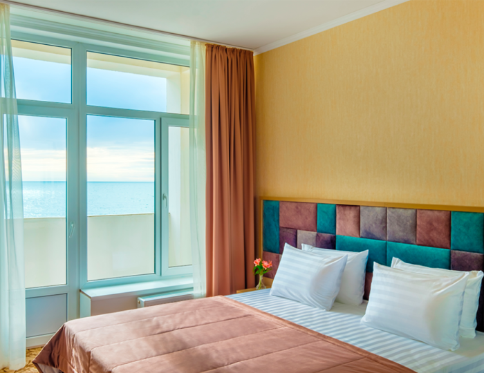 2-местное 2-комн. комфорт (вид на море) - Отель «Династия» Феодосия