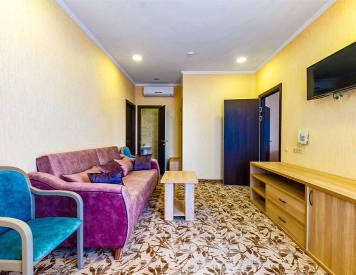 4-мест. 3-комн. комфорт - Отель «Династия» Феодосия